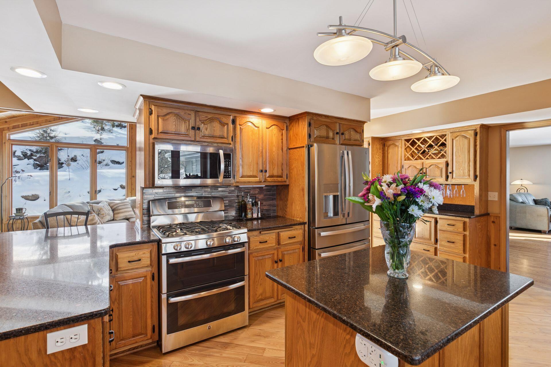 5833 Creek Valley Road Edina, MN 55439 - Photo 17 of 63 Gallery Image 17