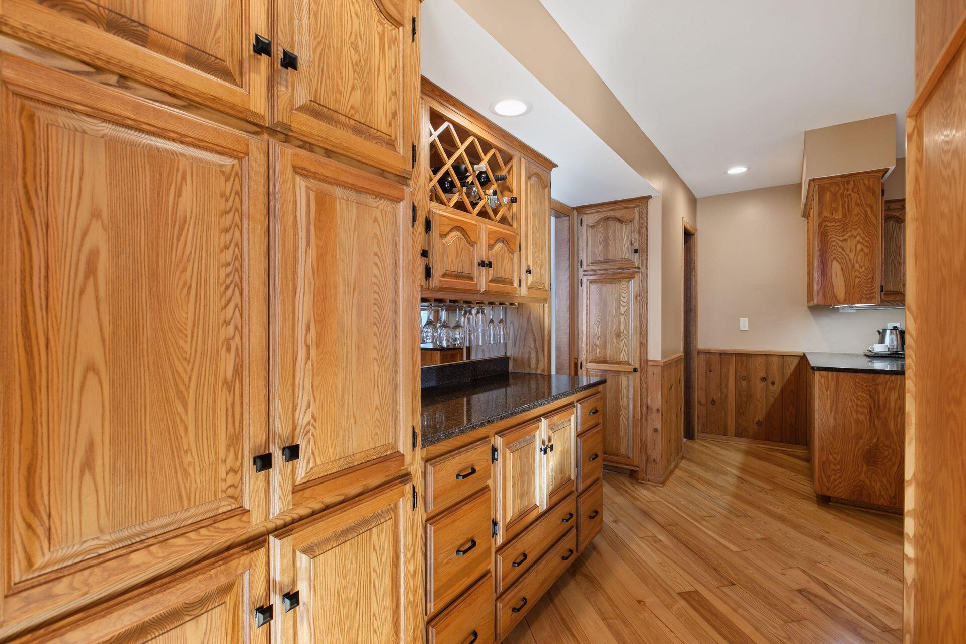 5833 Creek Valley Road Edina, MN 55439 - Photo 19 of 63 Gallery Image 19