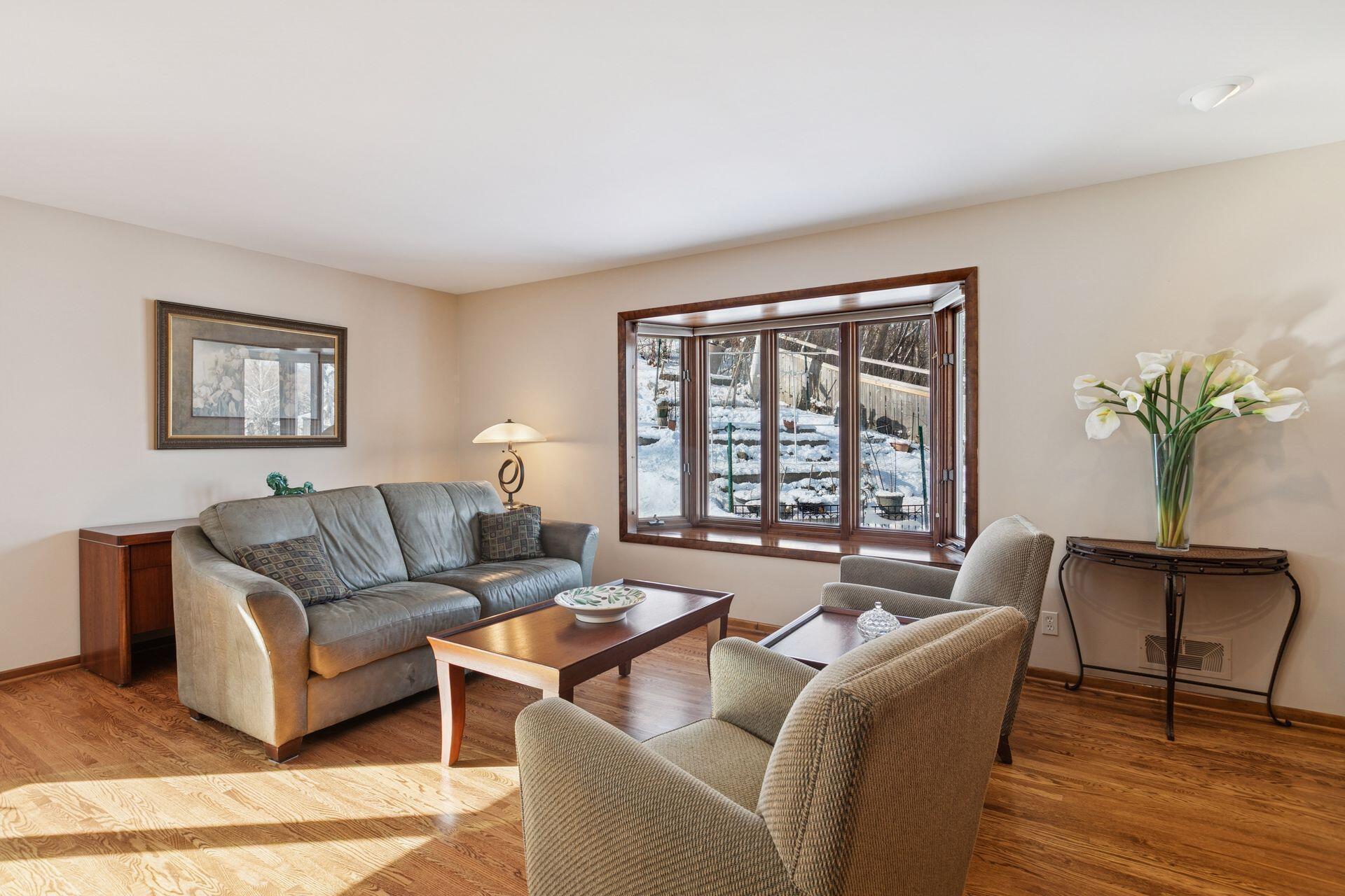 5833 Creek Valley Road Edina, MN 55439 - Photo 10 of 63 Gallery Image 10