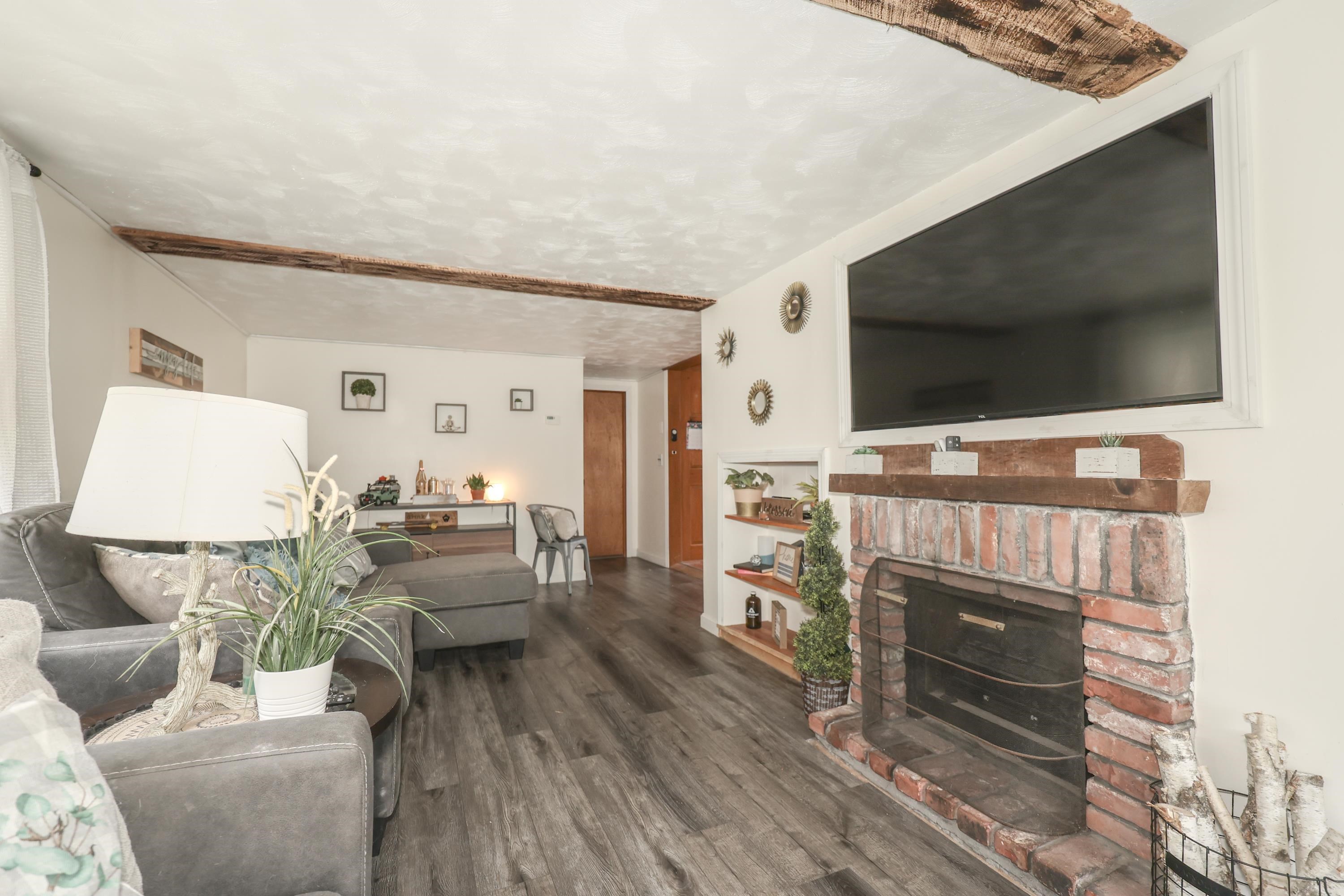 171 Derry Road Hudson, NH 03051 - Photo 5 of 13