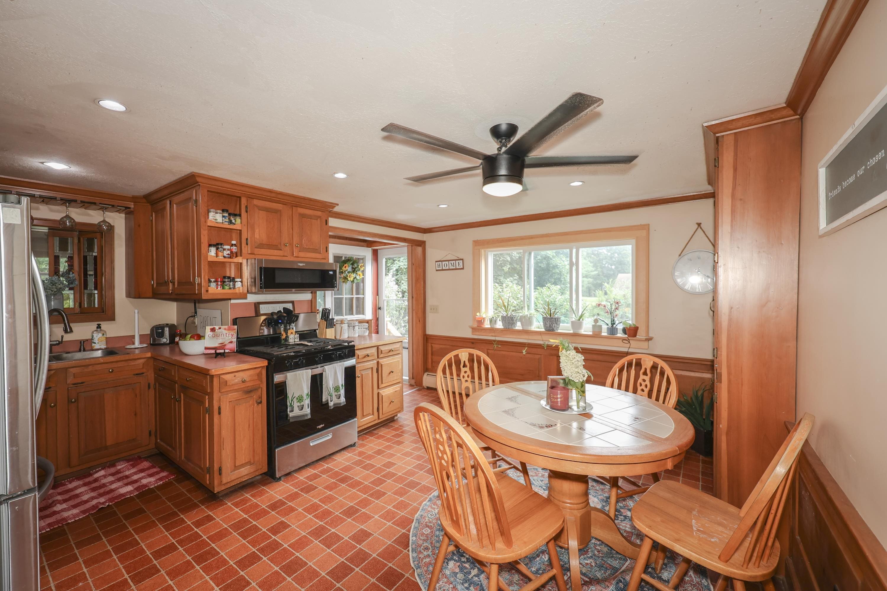 171 Derry Road Hudson, NH 03051 - Photo 9 of 13