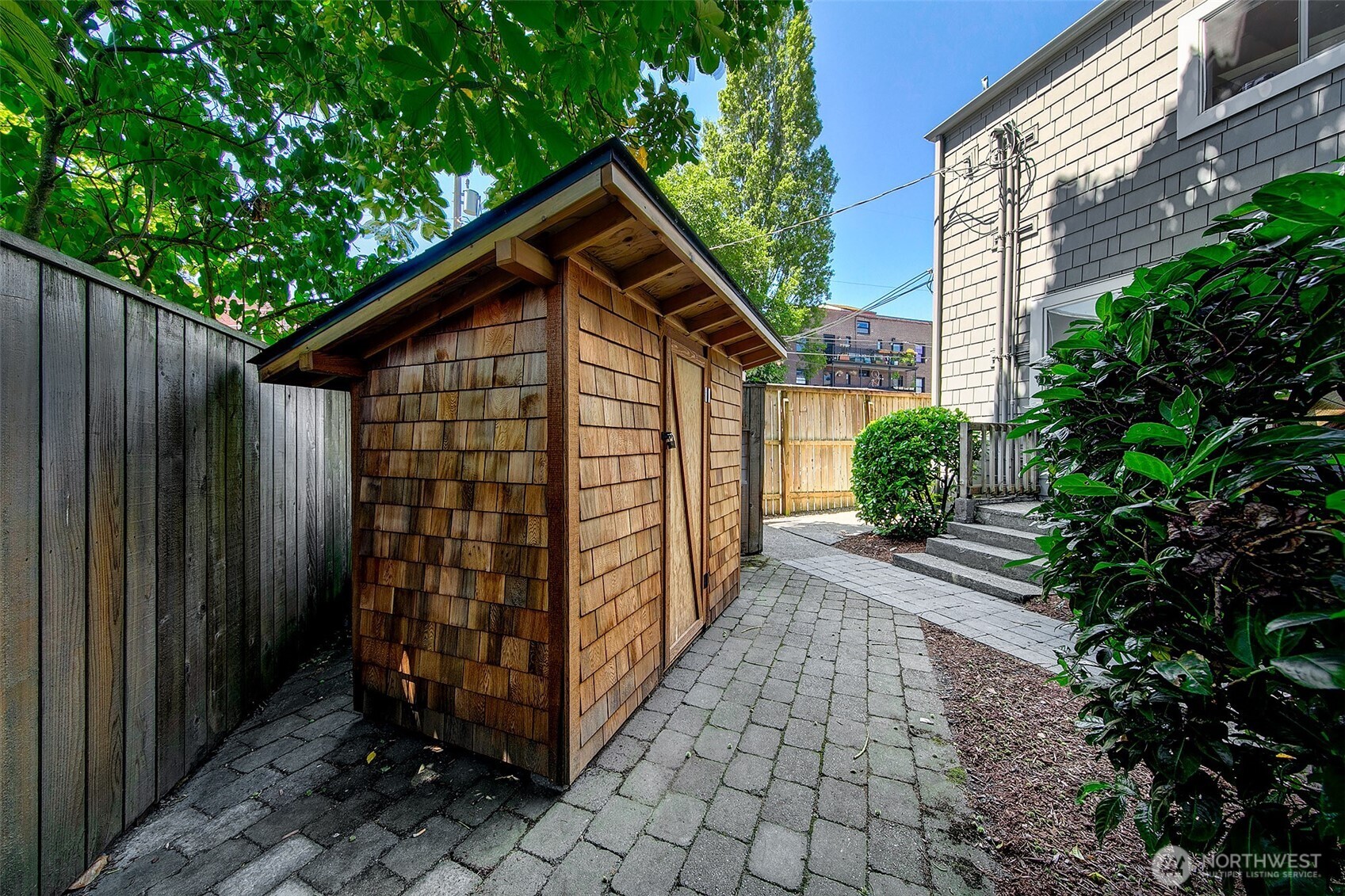 1111 18th Avenue Seattle, WA 98122 - Photo 37 of 40 a view of backyard with green space
