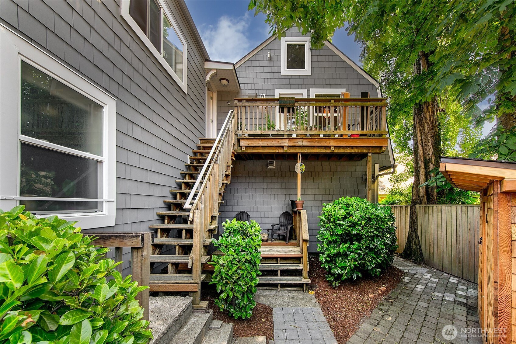 1111 18th Avenue Seattle, WA 98122 - Photo 4 of 40 a house view with a garden space