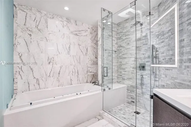 $8,400 | 851 Northeast 1st Avenue, Unit 3903, Miami, FL 33132