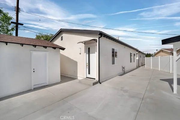$3,500 | 10327 Wish Granada Hills, Unit 1/2, Granada Hills, CA 91344