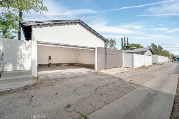 $3,500 | 10327 Wish Granada Hills, Unit 1/2, Granada Hills, CA 91344