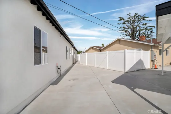 $3,500 | 10327 Wish Granada Hills, Unit 1/2, Granada Hills, CA 91344