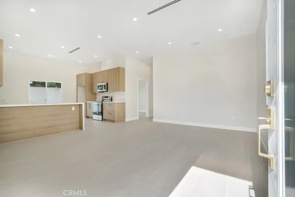 $3,500 | 10327 Wish Granada Hills, Unit 1/2, Granada Hills, CA 91344