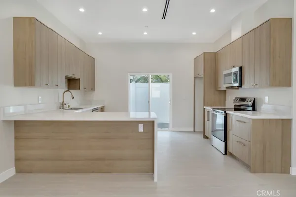 $3,500 | 10327 Wish Granada Hills, Unit 1/2, Granada Hills, CA 91344