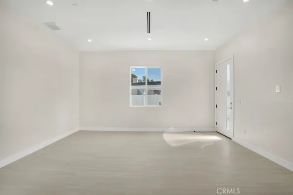 $3,500 | 10327 Wish Granada Hills, Unit 1/2, Granada Hills, CA 91344