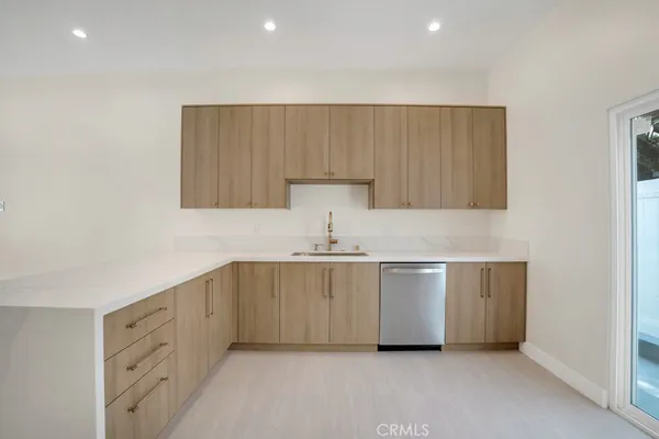 $3,500 | 10327 Wish Granada Hills, Unit 1/2, Granada Hills, CA 91344