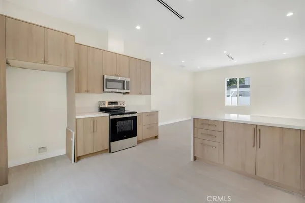 $3,500 | 10327 Wish Granada Hills, Unit 1/2, Granada Hills, CA 91344