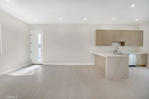 $3,500 | 10327 Wish Granada Hills, Unit 1/2, Granada Hills, CA 91344