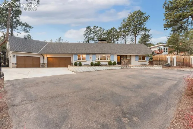 a view of a house with a outdoor space