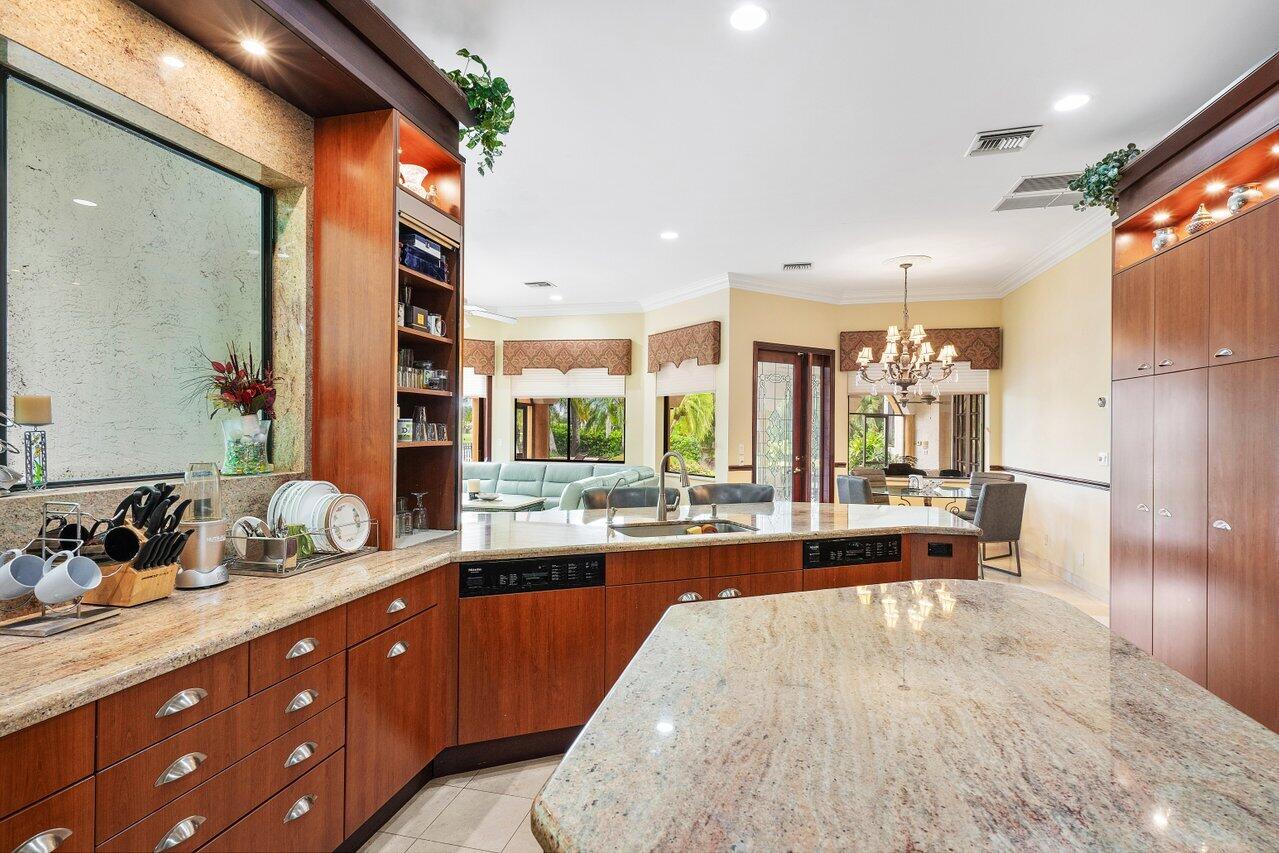 17654 Bocaire Way Boca Raton, FL 33487 - Photo 14 of 72 Kitchen