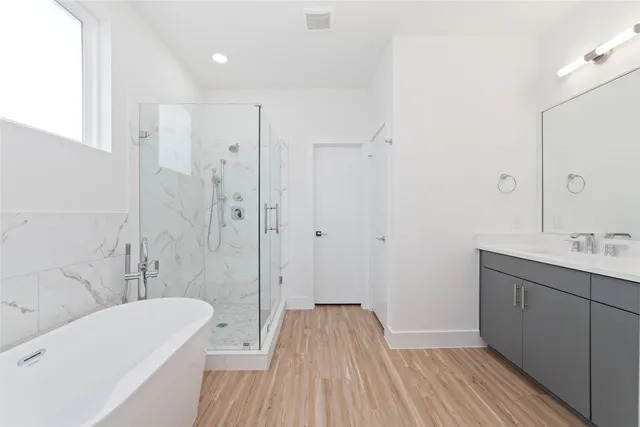 $3,800 | 2103 Holman Street, Houston, TX 77004