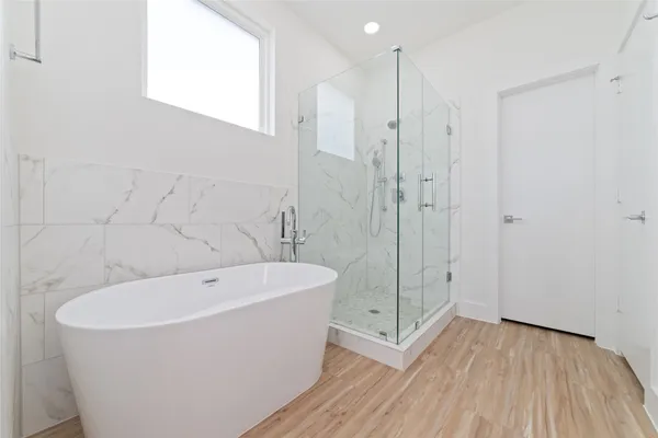 $3,000 | 2103 Holman Street, Houston, TX 77004