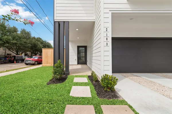 $3,000 | 2103 Holman Street, Houston, TX 77004