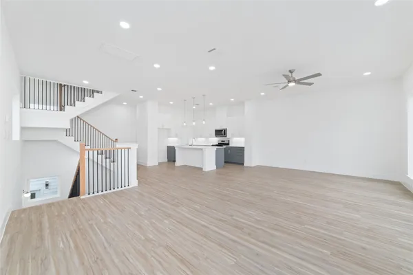 $3,000 | 2103 Holman Street, Houston, TX 77004