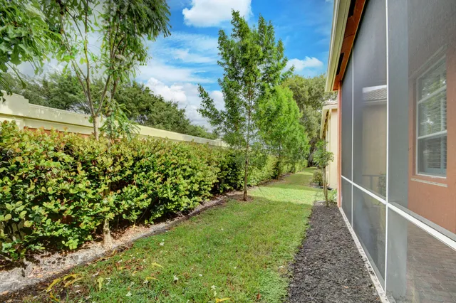 $4,000 | 9925 Via Elegante, Wellington, FL 33411