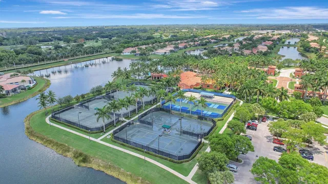 $4,000 | 9925 Via Elegante, Wellington, FL 33411