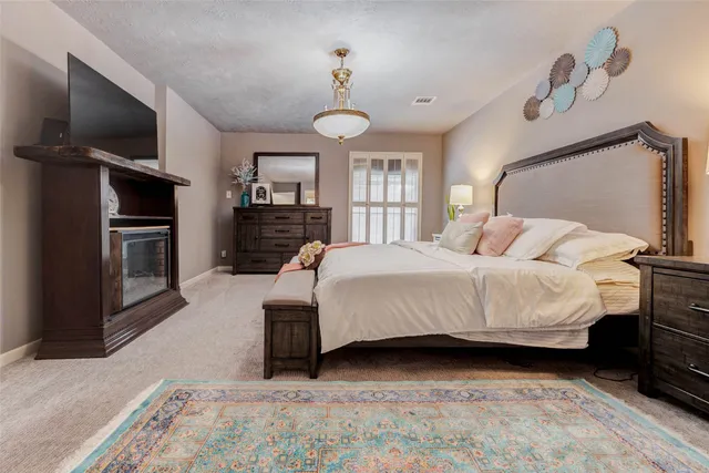 $322,000 | 202 Old Bridge Lake Street, Houston, TX 77069