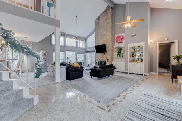 $322,000 | 202 Old Bridge Lake Street, Houston, TX 77069