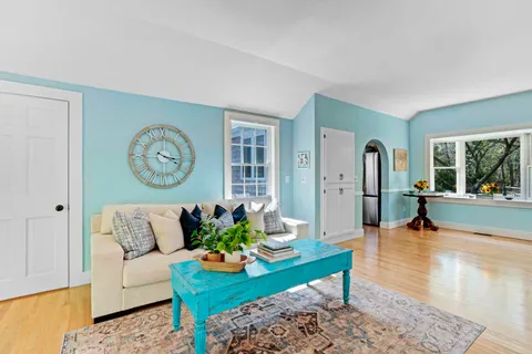 $2,150,000 | 17 Oakdale Drive, Edgartown, MA 02539