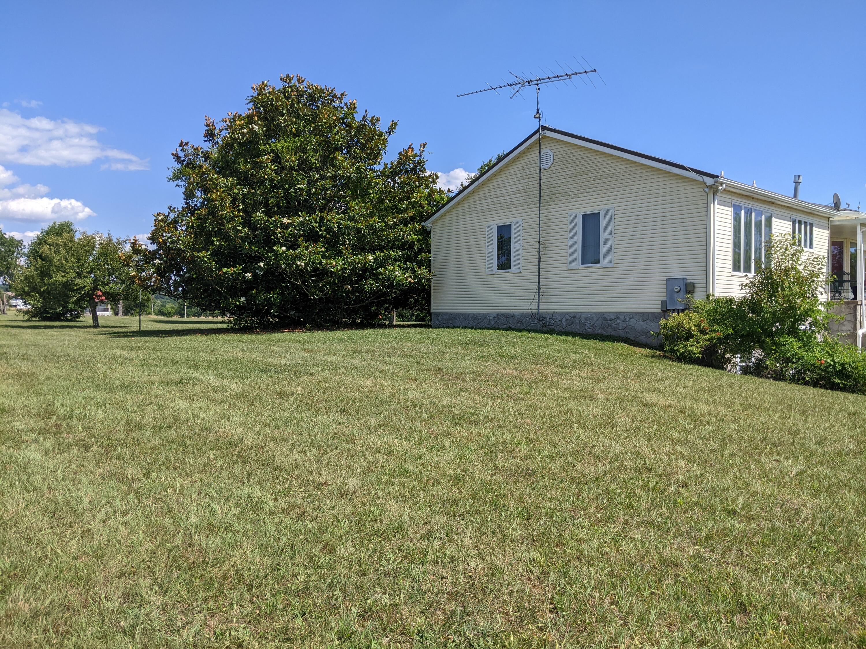 2321 North Wesley Chapel Road Greeneville, TN 37745 - Photo 11 of 64 PXL_20220623_195158450.MP