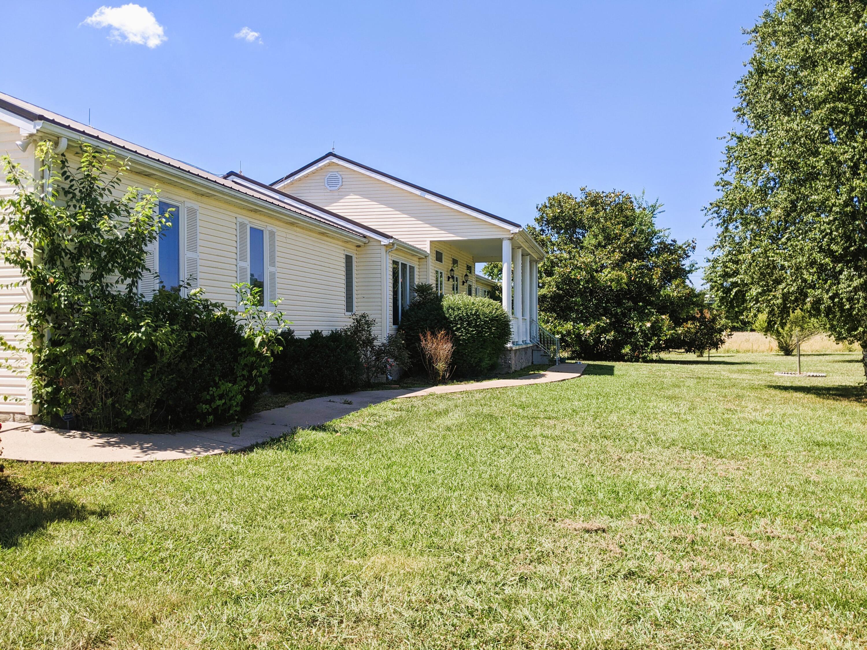 2321 North Wesley Chapel Road Greeneville, TN 37745 - Photo 6 of 64 PXL_20220623_194715764