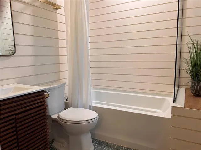 $325,000 | 5416 Highland Avenue, Kansas City, MO 64110