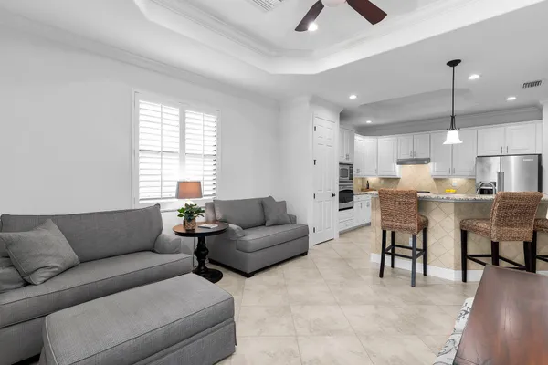 $699,000 | 2990 Aviamar Circle, Naples, FL 34114