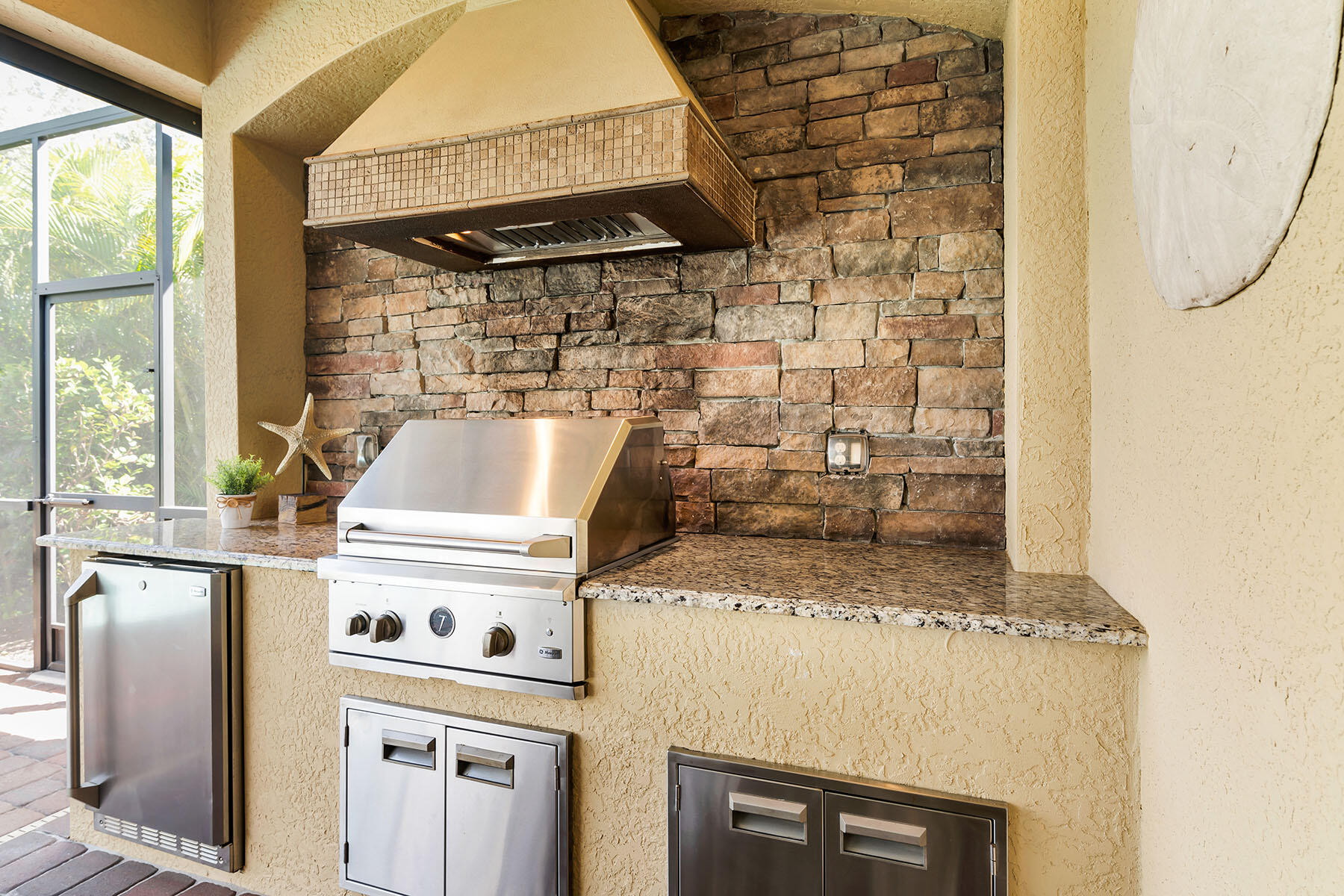 2990 Aviamar Circle Naples, FL 34114 - Photo 27 of 43 225075978mm