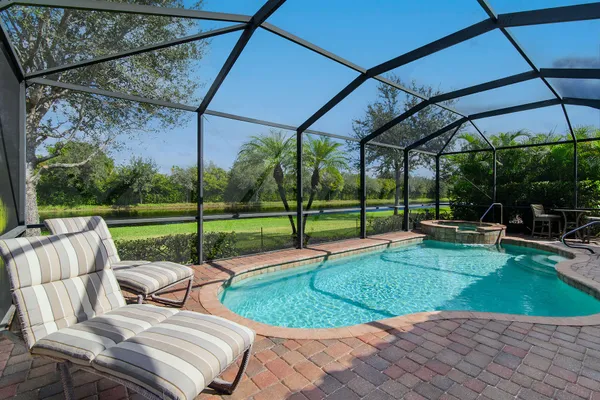 $699,000 | 2990 Aviamar Circle, Naples, FL 34114