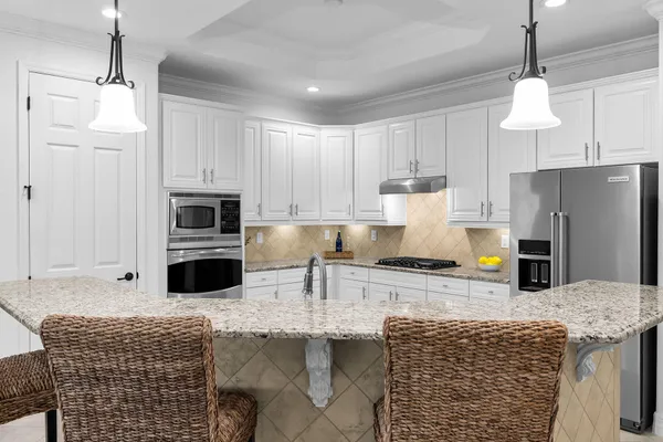 $699,000 | 2990 Aviamar Circle, Naples, FL 34114