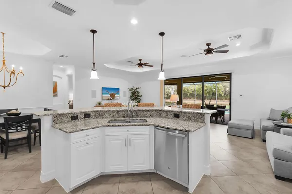 $699,000 | 2990 Aviamar Circle, Naples, FL 34114
