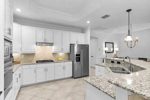 $699,000 | 2990 Aviamar Circle, Naples, FL 34114
