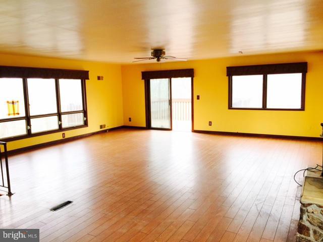 1551 Bloom Road Westminster, MD 21157 - Photo 7 of 27 Interior (General)