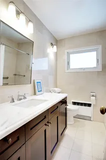 $1,599,000 | 16 Arbor Road, East Hills, NY 11577