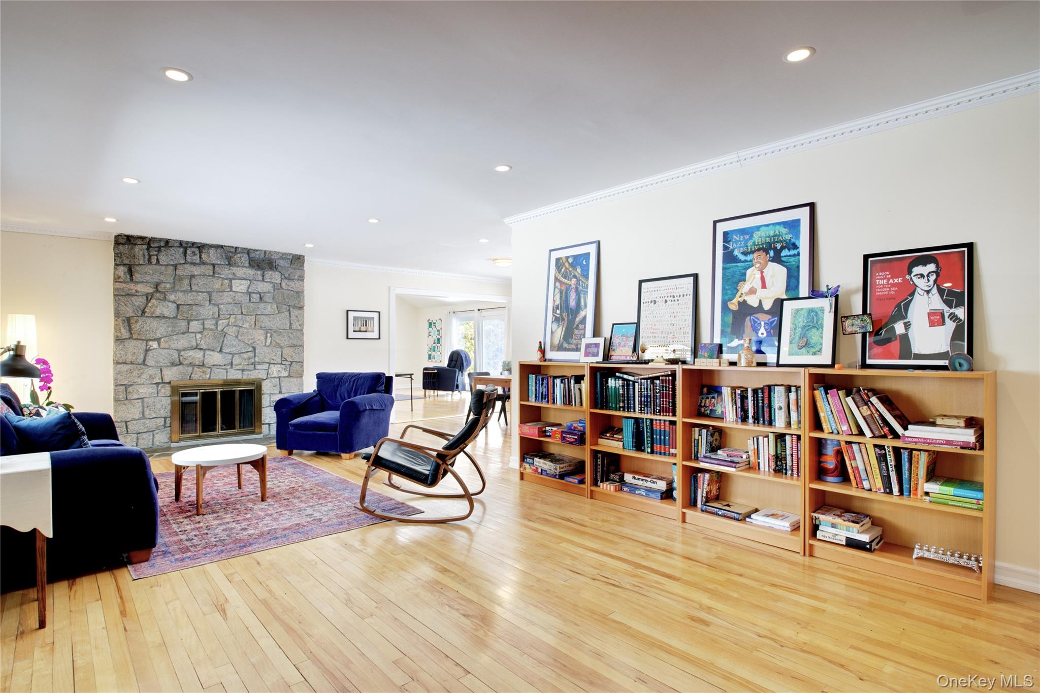 16 Arbor Road East Hills, NY 11577 - Photo 5 of 23