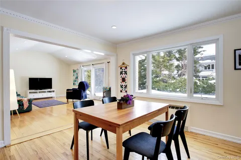 $1,599,000 | 16 Arbor Road, East Hills, NY 11577