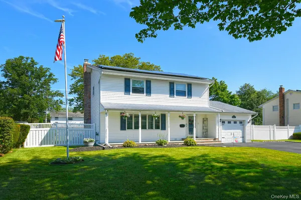 $825,000 | 42 Montrose Drive, Commack, NY 11725