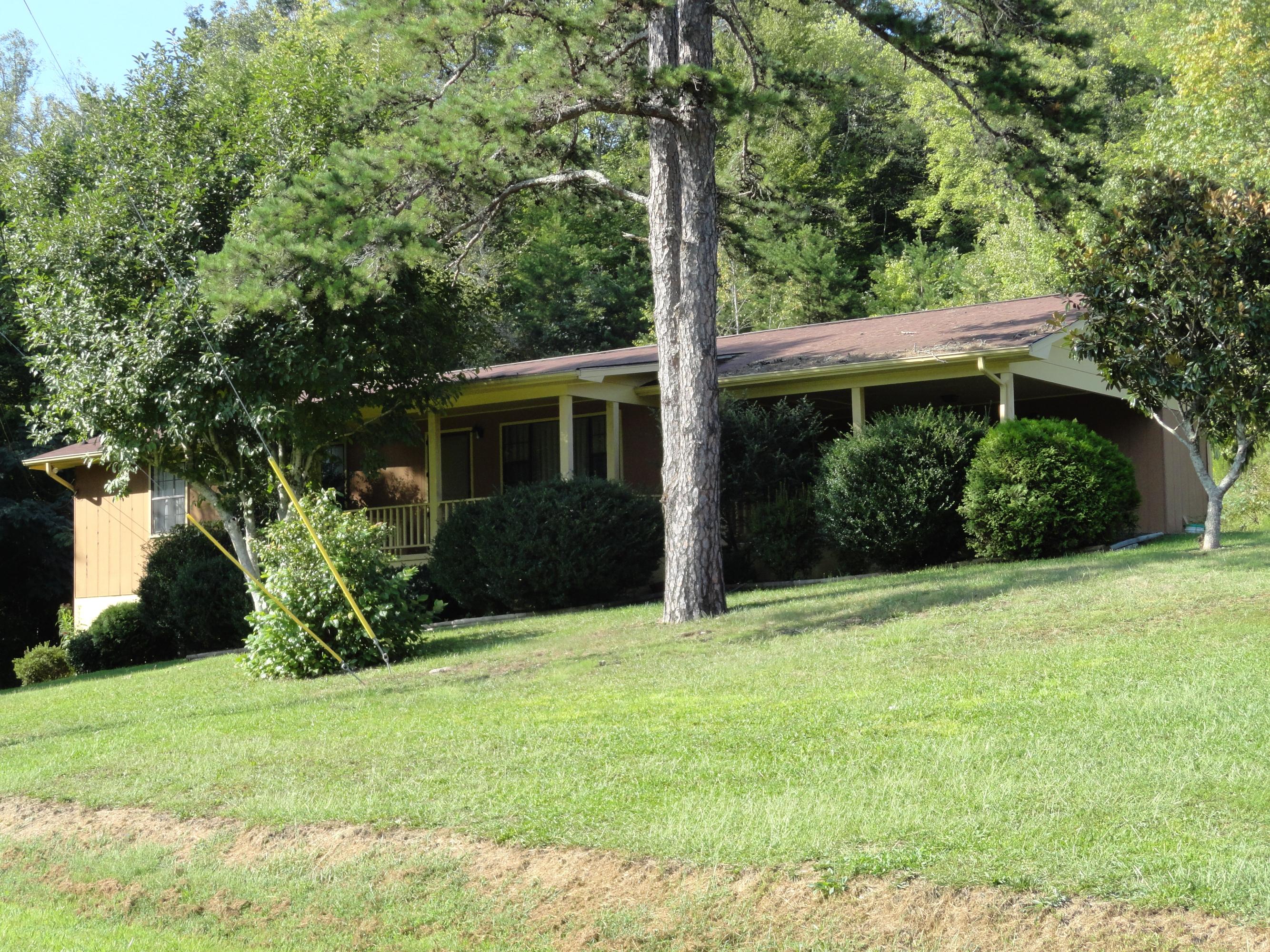174 Batley Loop Road Clinton, TN 37716 - Photo 4 of 38 DSC06089