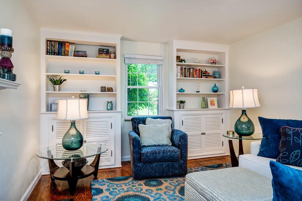 4330 Highgrove Road Pittsburgh, PA 15234 - Photo 3 of 16 Living Room with built-ins