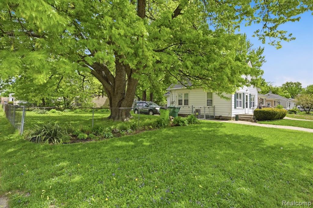 23164 Donald Avenue Eastpointe, MI 48021 - Photo 5 of 18