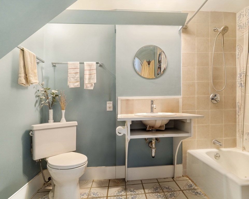 19 Irving Street Watertown, MA 02472 - Photo 10 of 25 Gallery Image 10