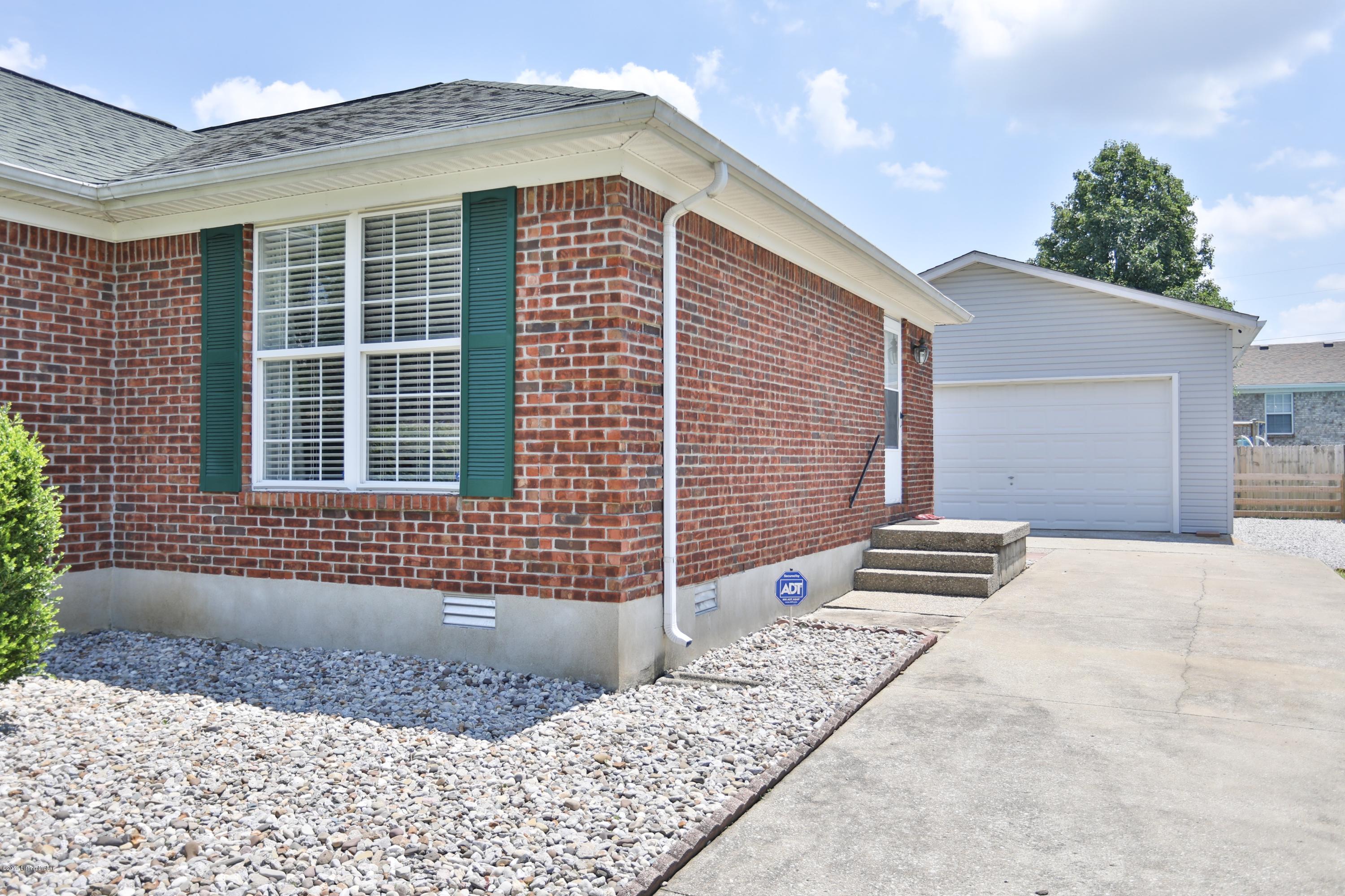 3402 Greenbriar Road Mount Washington, KY 40047 - Photo 3 of 29 1-03