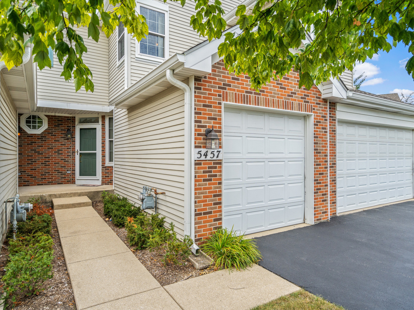 5457 Mayflower Court Rolling Meadows, IL 60008 - Photo 3 of 17