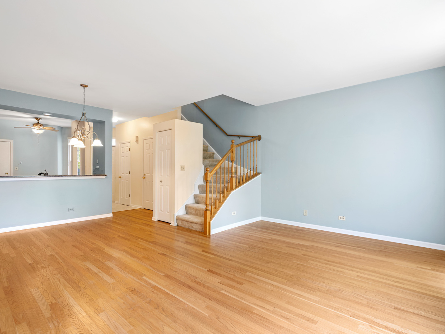 5457 Mayflower Court Rolling Meadows, IL 60008 - Photo 7 of 17