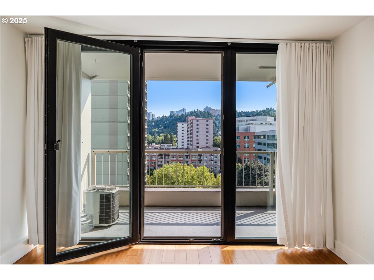 255 Southwest Harrison Street, Unit 11A Portland, OR 97201 - Photo 18 of 32